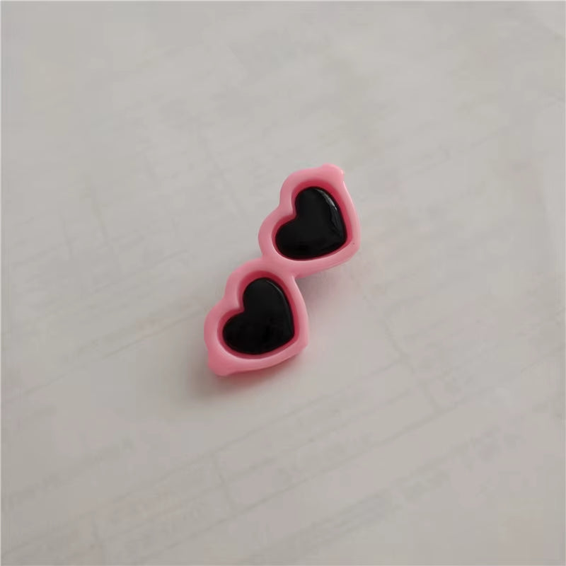 Heart-Shaped Pet Sunglasses Hair Clip – Cute Bow Hair Accessory for Dogs & Cats
