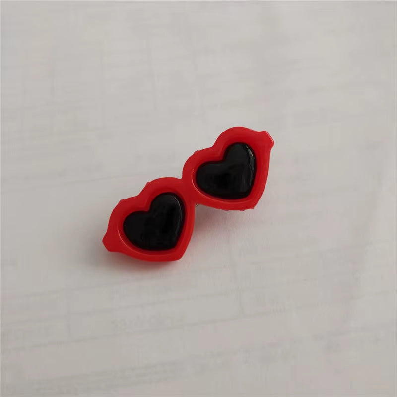Heart-Shaped Pet Sunglasses Hair Clip – Cute Bow Hair Accessory for Dogs & Cats